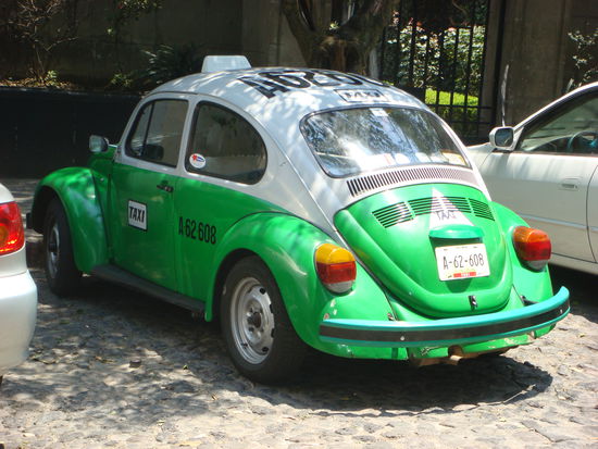 Ein typisches VW-Kaefer Taxi