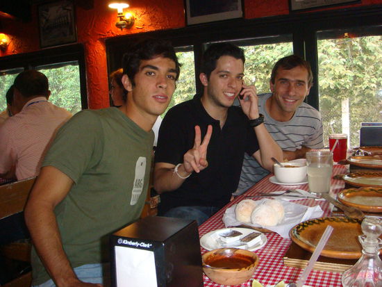 Die Herren: Salvador, Rodrigo (Jimenas Brueder) und Jaron