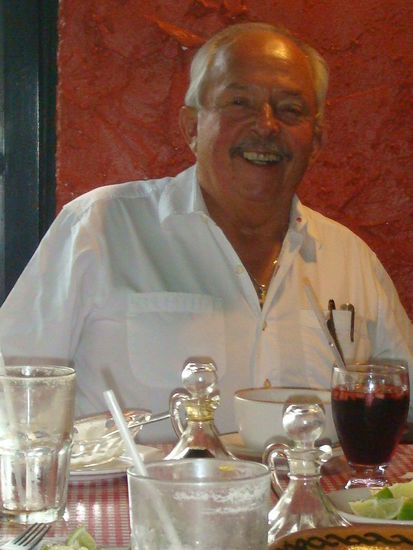 Arturo, Vater von Jimena und Jefe des Hauses