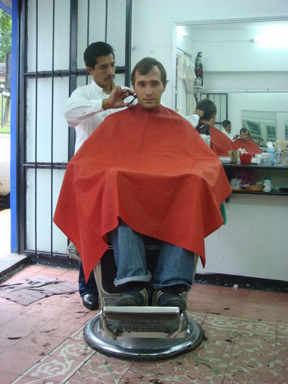 Maehne ab, fuer laeppische 4Fr., man beachte bitte Jarons angespannter Gesichtsausdruck!!