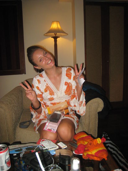 Ich ganz aufgeregt beim Auspacken meiner Geschenke