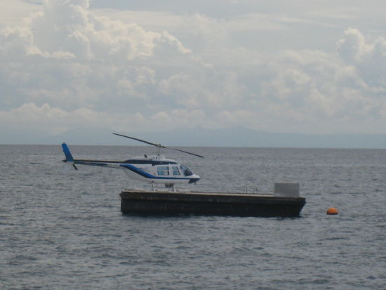 Hubschrauberlandeplatz mitten im Meer