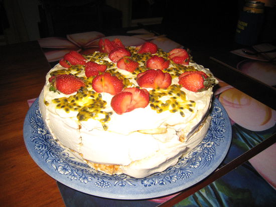 Pavlova! Mhhhmmm! Hab natuerlich das Rezept und werde es fuer meine Lieben zuhause machen.