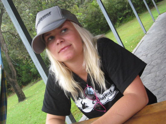 Look cool!!! Ida from Norway. Sie hat sich im Camp den Fuss gebrochen, jetzt muss ich in Sydney mit ihr ins Krankenhaus!!