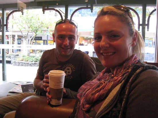 Lee und ich bei Starbucks!