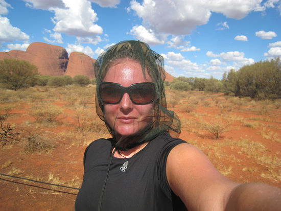 Das Fliegennetz ist ueberlebenswichtig! Die Fliegen hier sind echt nasty!