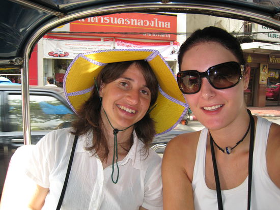 Melina und ich beim TukTuk fahren!