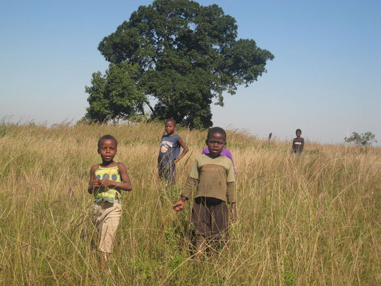 Wenn die Kinder die Quads hoeren kommen sie alle angelaufen!!
