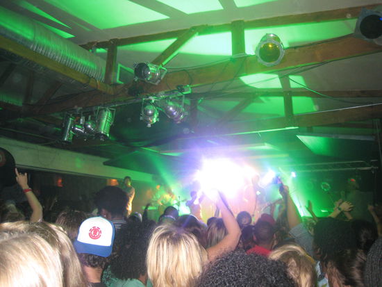 Konzert von Freshly Ground