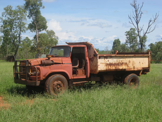 der auch (man beachte das Seil ueber die Motorhaube)