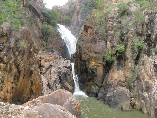 Der erste Schwimmwasserfall/see