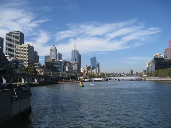 Melbourne vom Fluss aus