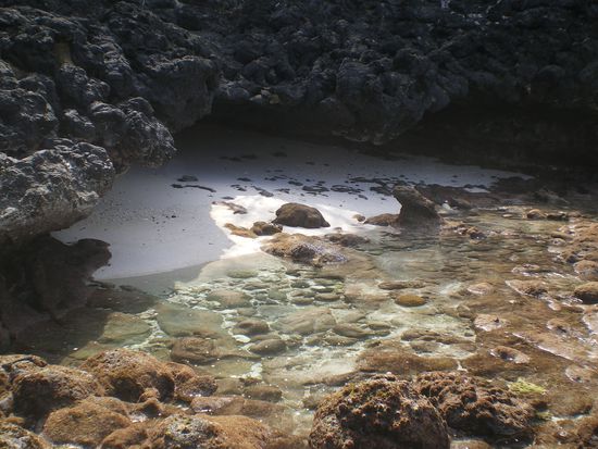 An dieser Hoehle kommt man auch vorbei, sehr, sehr schoen!