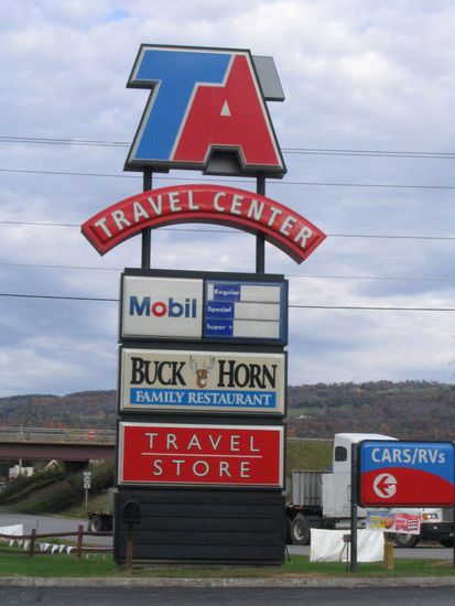 Die Truckstops waren richtige Einkaufs - Auftankstellen für Vehikel und Mensch