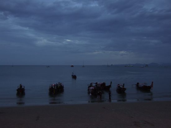 Longtailboote um nach Railey Beach zu kommen.