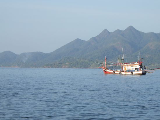 Fischerboot zum Tintenfischfang