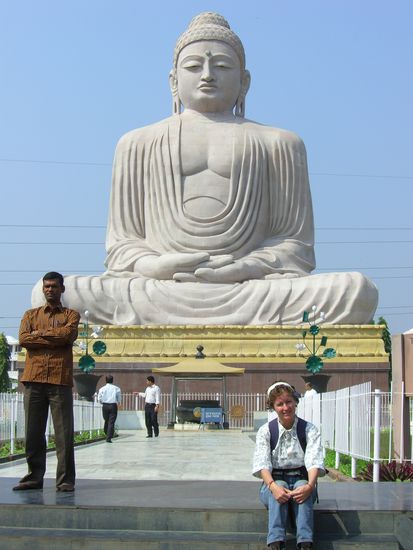 Diese Statue ist 25 m hoch, auf diesem Foto irgendwie nicht viel höher als ich !!