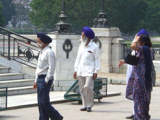 heimlich fotografiert !! dafür schaut auch keiner in die Kamera