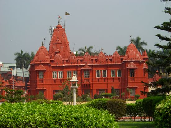 Der Jain-Tempel von aussen und innen