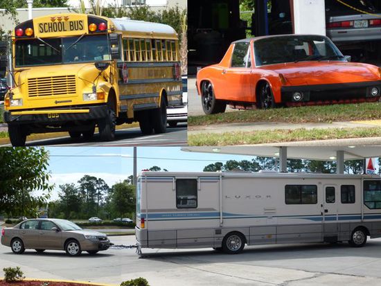 Das ist einer der Unterschiede zwischen Europa und Amerika, in Europa ziehen die Autos die Wohnwägen, hier ziehen die Wohnmobile die Autos.