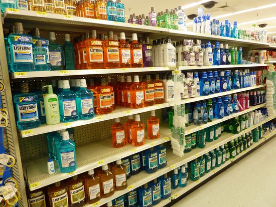 Mundwasser gefällig - ich kann mich schon bei DM, Pipa &amp; Co. nicht entscheiden welches ich nehme !! 