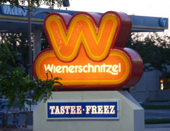 Falls wer wissen will, ob es im Wiener Schnitzel wirklich Schnitzel gab und wie die geschmeckt haben - KEINE AHNUNG - ich hab nur fotographiert.