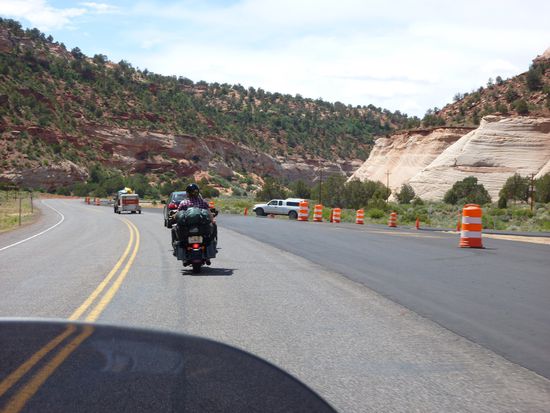 Noch hatten wir schönstes Wetter !  und nur noch wenige Meilen nach Bryce Canyon City