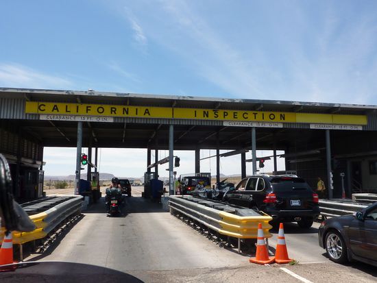 Um 13.14 Uhr war es soweit - wir sind im 8. und letzten Bundesstaat unserer Reise - Arnie´s Californien !