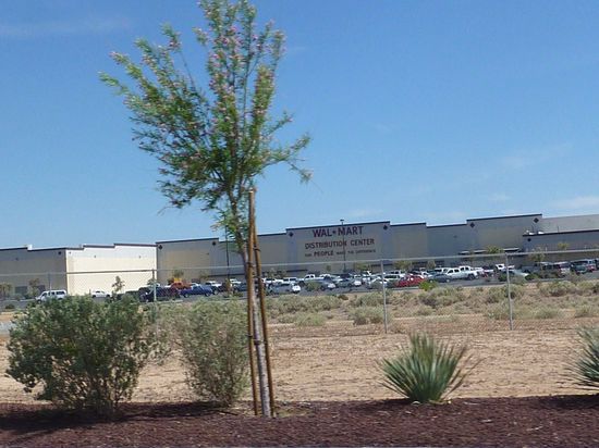 Nicht alle Wal-Mart´s die Kurtl angefahren hat waren für den Endverbraucher bestimmt !! 