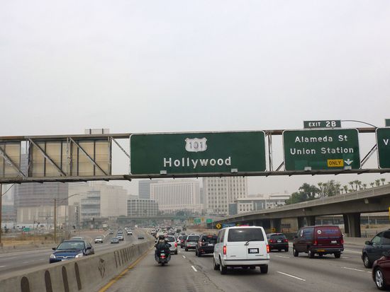 Na bitte, hier haben wir einen schönen Schriftzug von HOLLYWOOD.