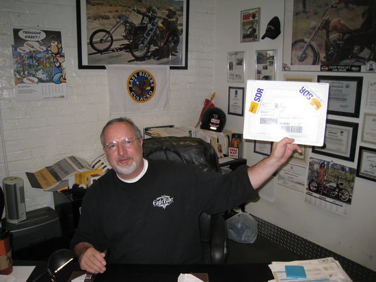 Mike mit unseren Unterlagen.
