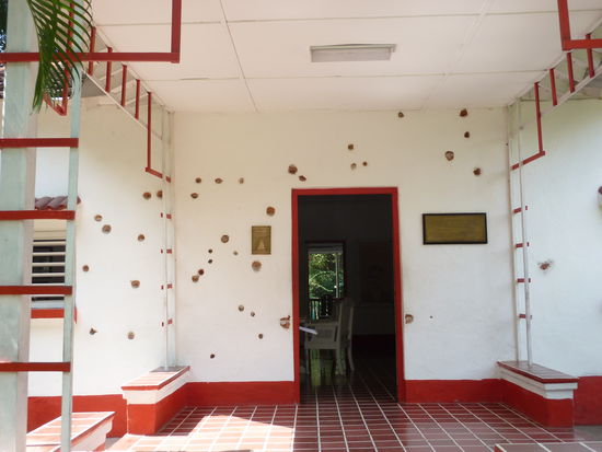 Granjita Siboney - von hier waren am 26.07.1953 um 5.15 Uhr 26 Autos unter Fidel Castros Commando aufgebrochen um die Moncada-Kaserne in Santiago zu stürmen. Damit war die kubanische Revolution geboren.