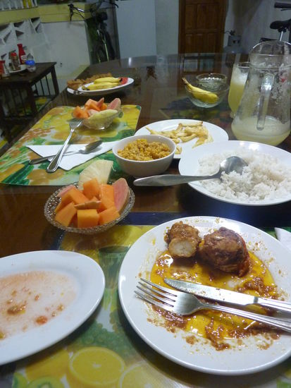 So reichlich wird in den Casa Particulares für CUC 10,-- pro Person aufgetischt. Wir schafften es kein einziges Mal die Teller leerzufuttern, obwohl wirklich alles supergut geschmeckt hat.