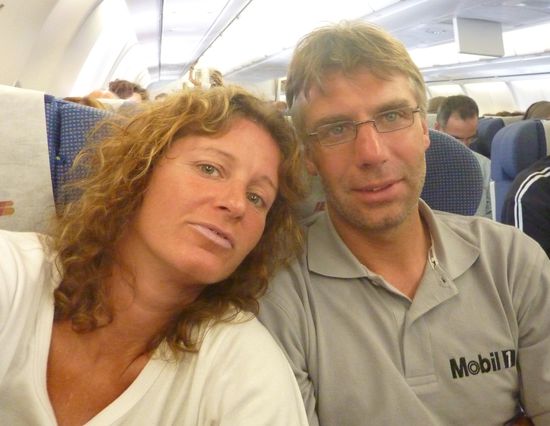 Beim Heimflug hat alles geklappt. Günter freut sich sichtlich mehr darauf, dass wir heimkommen als ich !!