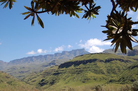 Auf der linken Seite der Gipfel ist der Sani Pass