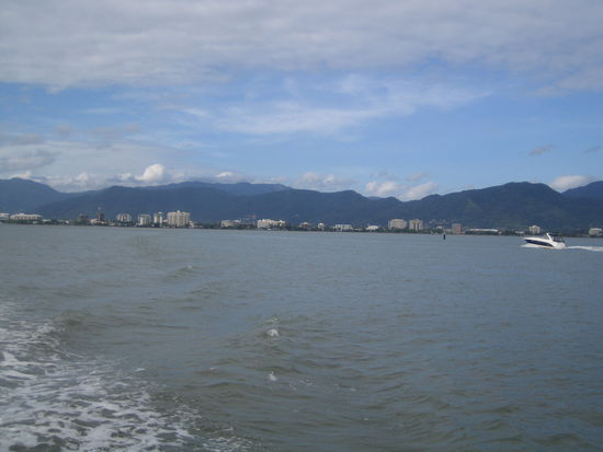 Ausblick vom Segelboot in Richtung Cairns