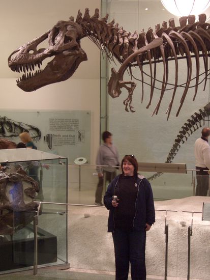 Beate und ein "niedlicher" Saurier