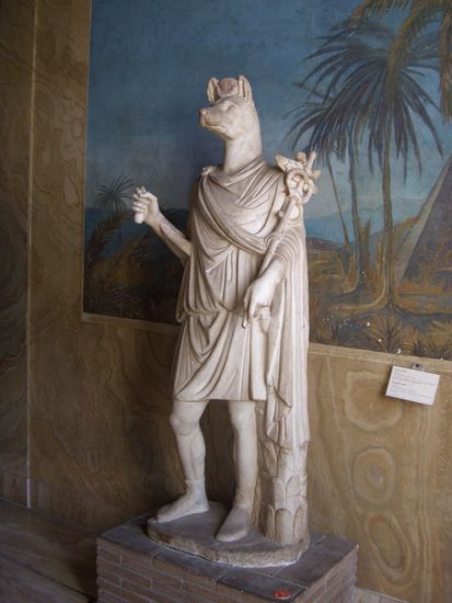 Anubis der aegyptische Totengott mit roemischer Toga