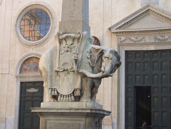 Elefantino auf der Piazza della Minerva auch wieder ein Werk von Bernini