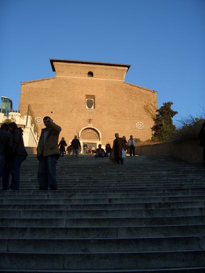 Chiesa di Santa Maria in Aracoeli mit ihren 135 sehr steilen Stufen!