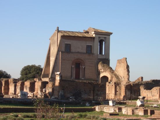 Apollo Tempel ( erinnert ein wenig an das Haus in Psycho, oder ?)
