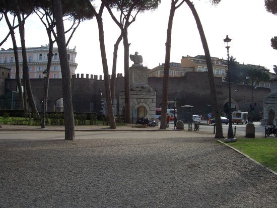Stadtmauer am Rand des Parque Borghese