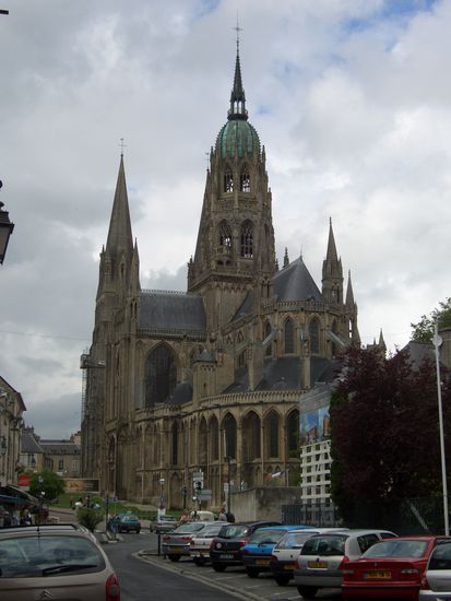 Kathedrale, 1077 eingeweiht