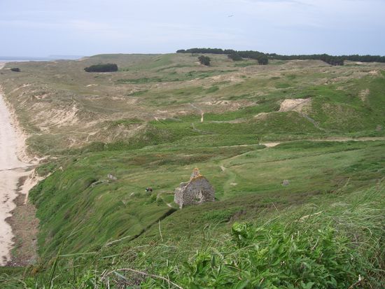 zu der kleinen Kappellen-Ruine sind wir runtergelaufen
