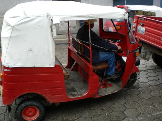 Tuk-Tuks, die Taxis in San Pedro und unser Traumreisegefaehrt!