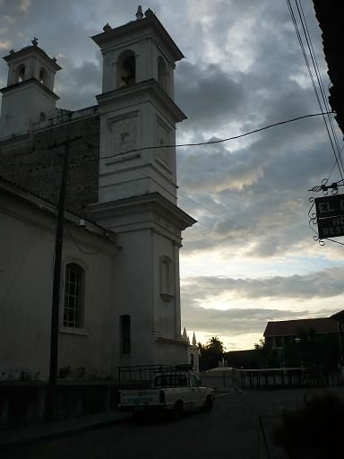 Die Kirche gegen Abend