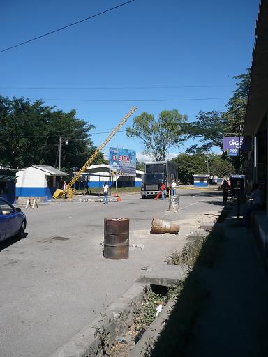 Immer wieder seltsam - Grenzuebergang nach Honduras