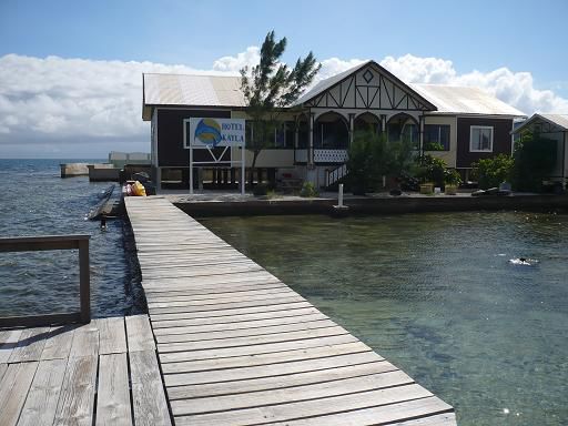 Unser Hotel- und gleichzeitig Tauchschule auf Juwel-Kay nahe Utila