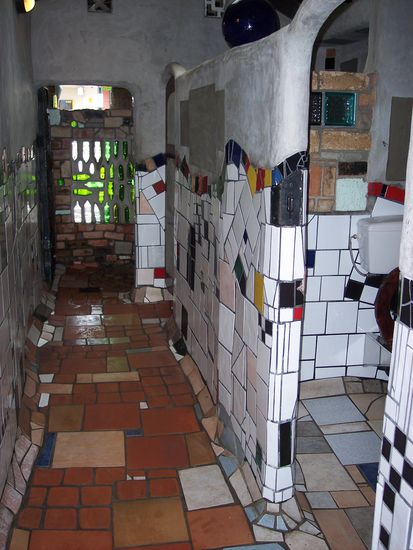 Hundertwasser-Toilette in Kawakawa