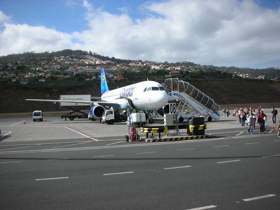 von Düsseldorf nach Funchal in 3,5 Std.
